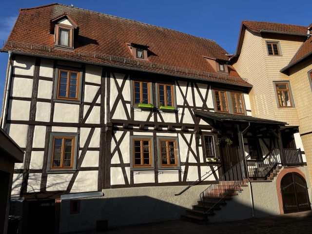 Das historische Gebäude in der Altstadt strahlt wieder in neuem Glanz. Quelle: Pressestelle Stadt Michelstadt